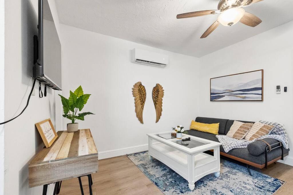Intimate Casita Mia Minutes Away From Airport, Calle 8, Brickell, Coral Gables, The Beach And More! Майами Экстерьер фото